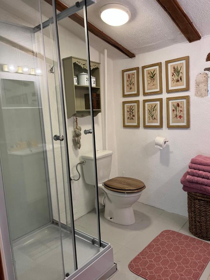 La Colline De Tilleul - Les Deux Puits - Cosy Cottage With Swimming Pool Near Aubeterre Saint-Romain  Eksteriør bilde