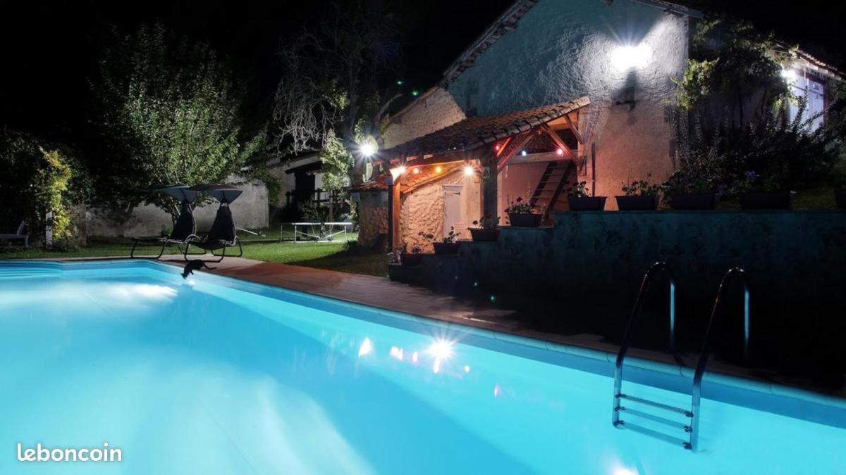La Colline De Tilleul - Les Deux Puits - Cosy Cottage With Swimming Pool Near Aubeterre Saint-Romain  Eksteriør bilde
