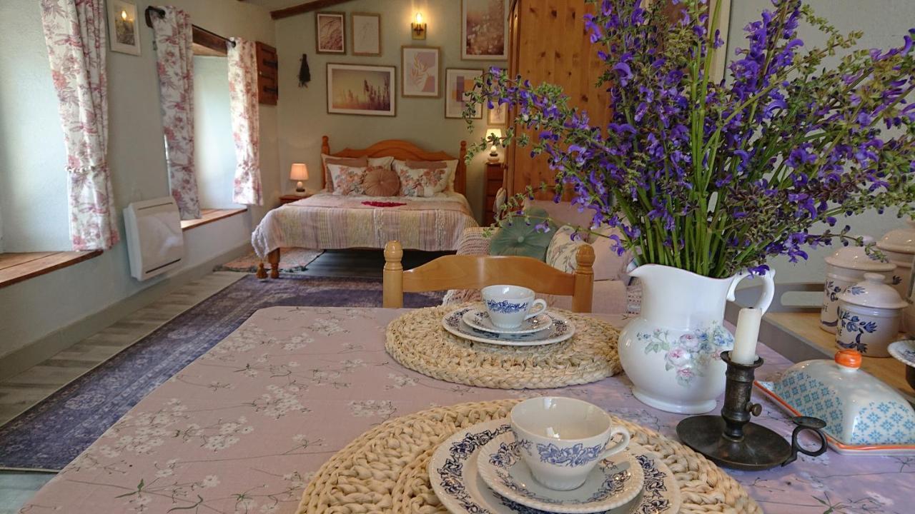 La Colline De Tilleul - Les Deux Puits - Cosy Cottage With Swimming Pool Near Aubeterre Saint-Romain  Eksteriør bilde