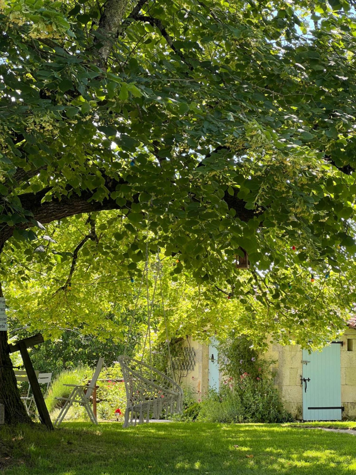 La Colline De Tilleul - Les Deux Puits - Cosy Cottage With Swimming Pool Near Aubeterre Saint-Romain  Eksteriør bilde
